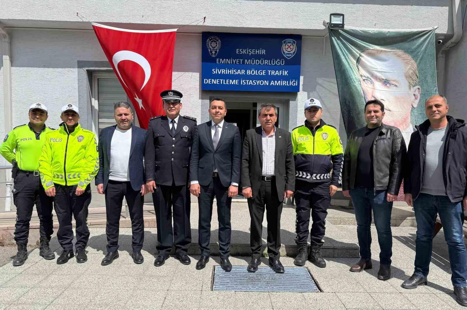 AK Parti&rsquo;den emniyet mensuplarına ziyaret
