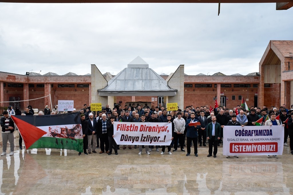 OMÜ’de Filistin’e destek programı