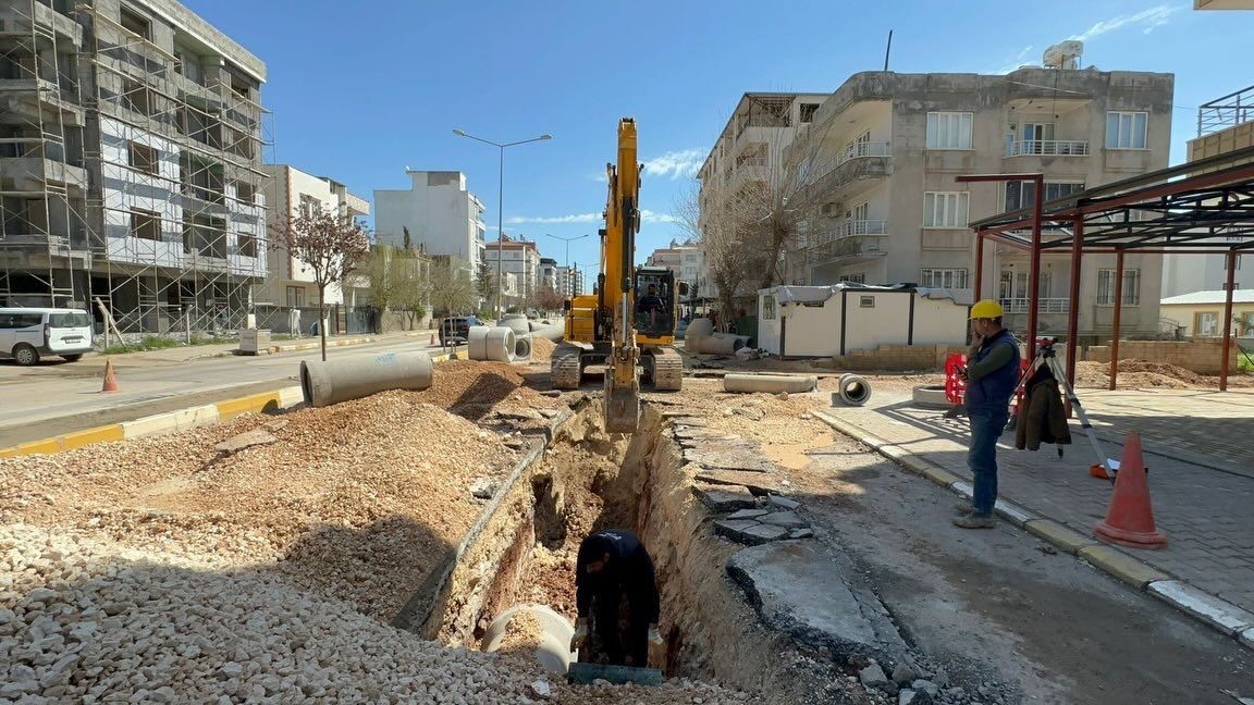 Alt yapı ve üst yapı çalışmaları devam ediyor