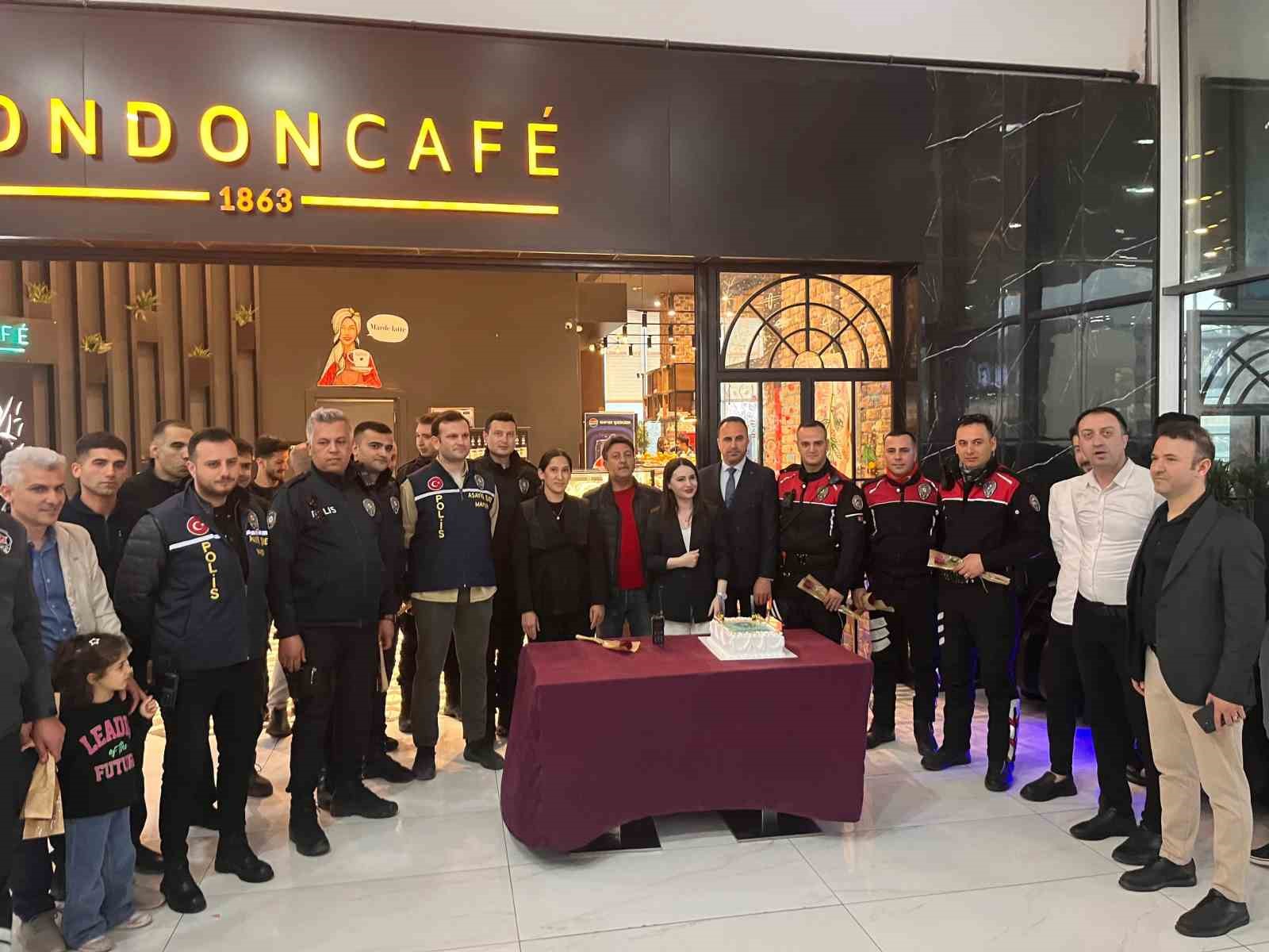 Mardin’de kavga ihbarına giden polislere sürpriz kutlama