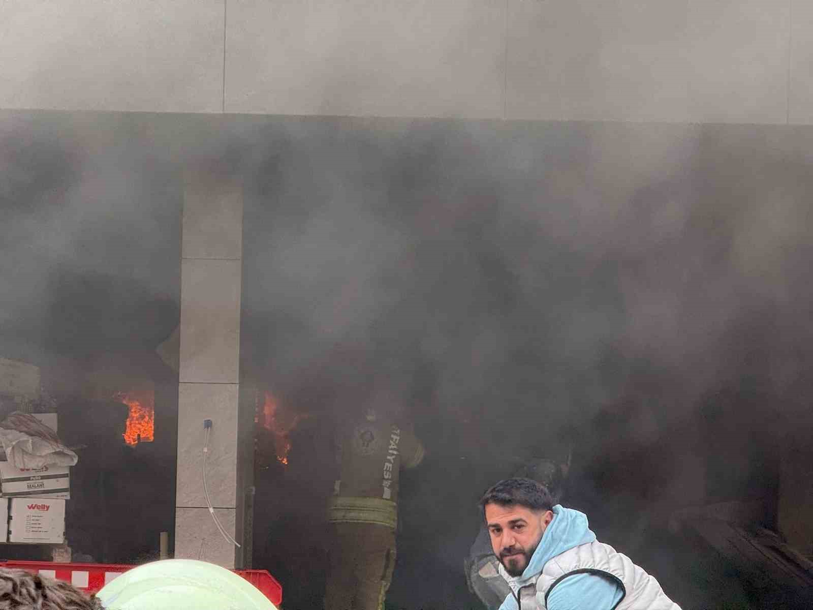 Rize&rsquo;de inşaat alanında yangın
