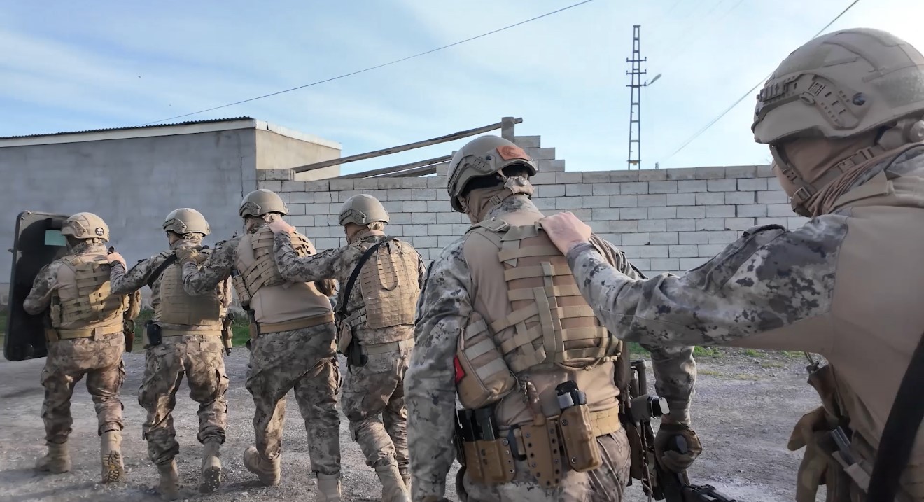 Iğdır&rsquo;da g&ouml;&ccedil;men ka&ccedil;ak&ccedil;ılığı şebekesine b&uuml;y&uuml;k darbe: 7 tutuklama
