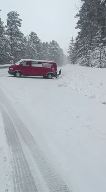 Kars&rsquo;ta kar yağışı kazaya neden oldu:  Kazda 1 kişi yaralandı
