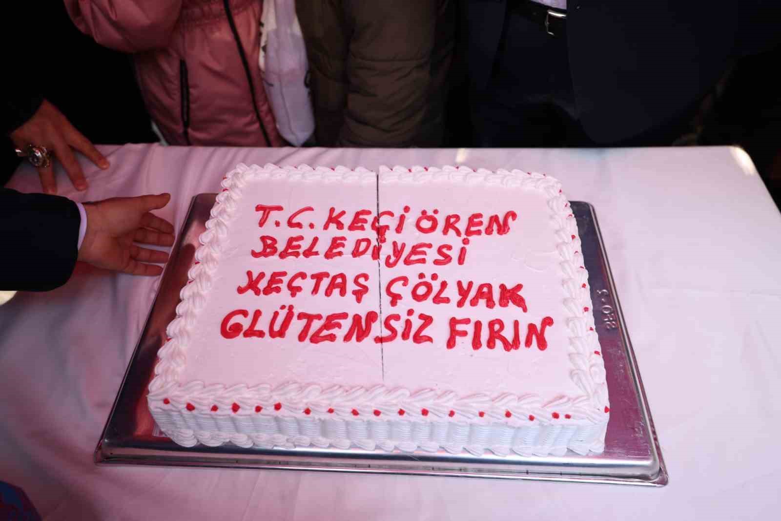 Ke&ccedil;i&ouml;ren&rsquo;de gl&uuml;tensiz kafe hizmete a&ccedil;ıldı
