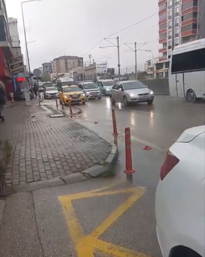 Bursa&rsquo;da tehlikeli manevra: 3 bin lira ceza kesildi
