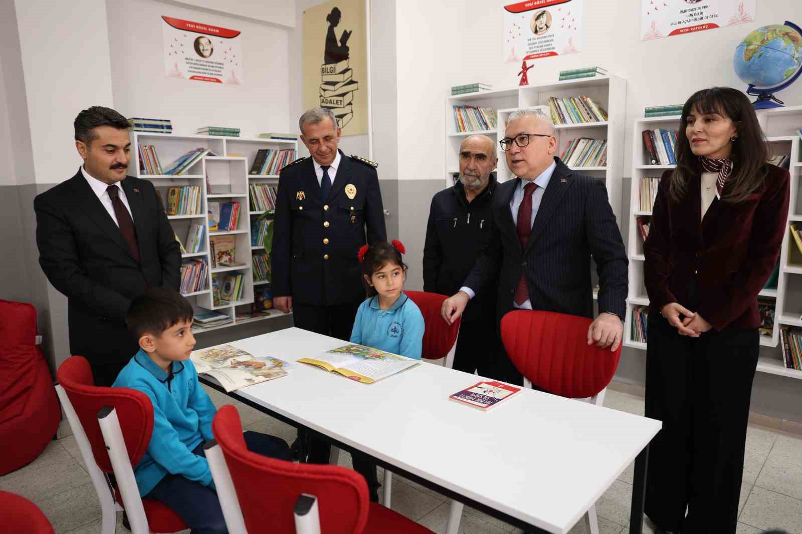 Şehit polis Şeyda Yılmaz&rsquo;ın adı k&uuml;t&uuml;phanede yaşatılacak
