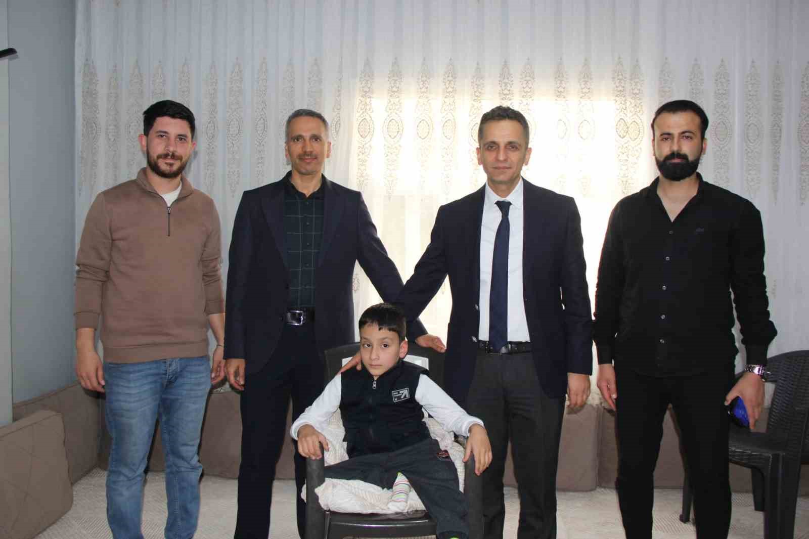 Cizre&rsquo;de &ouml;zel &ouml;ğrencilerin &ouml;ğrenme yolculuğu evlerinde s&uuml;r&uuml;yor
