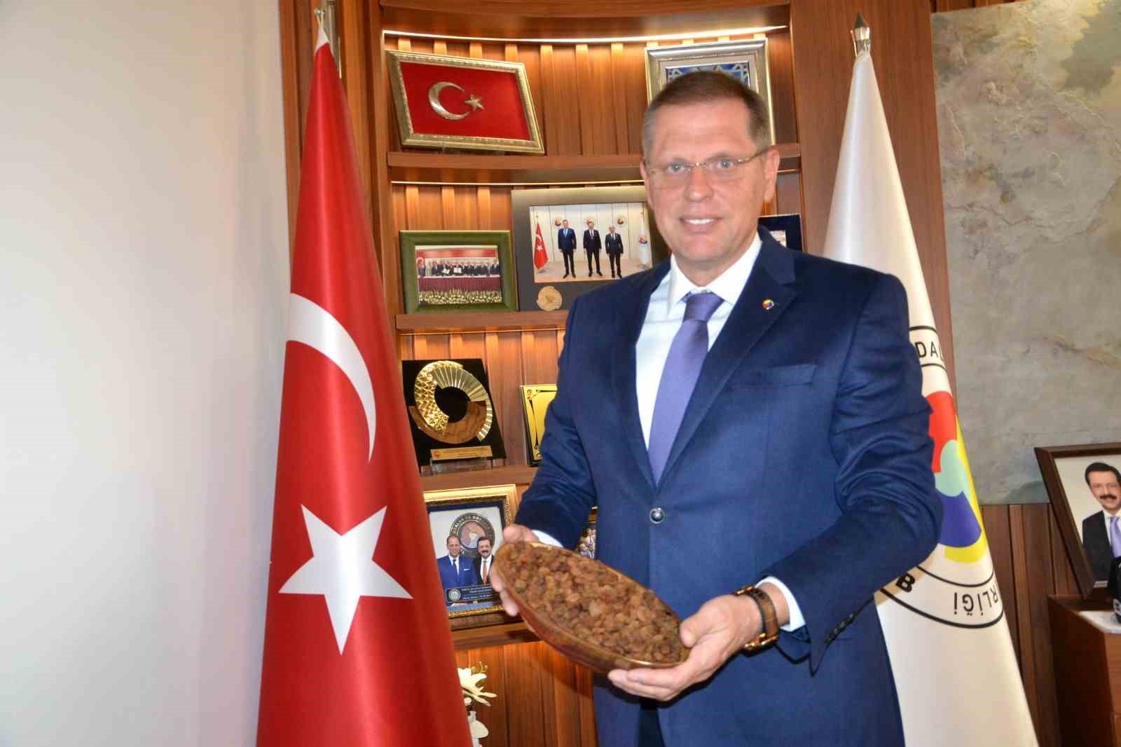 D&uuml;nya kuru &uuml;z&uuml;m&uuml;n&uuml;n kalbi Manisa&rsquo;da atıyor
