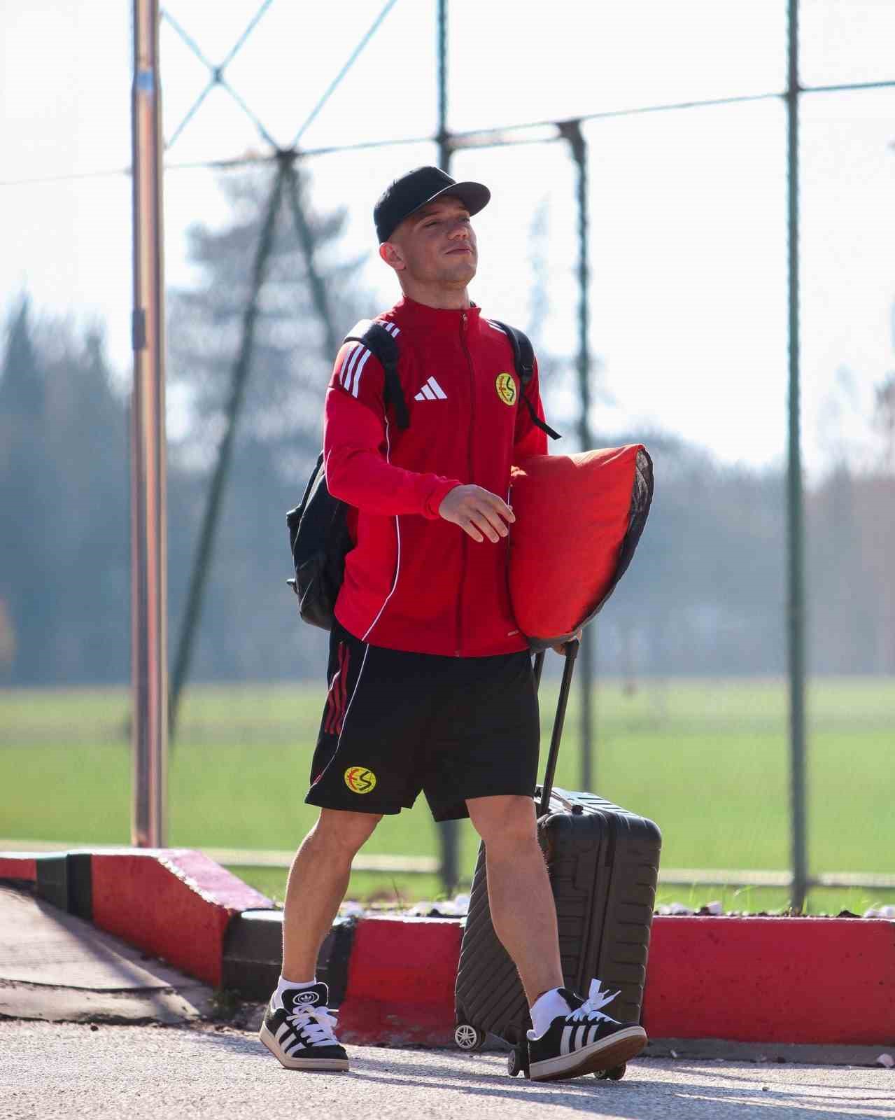 Eskişehirspor kafilesi Balıkesir yoluna &ccedil;ıktı
