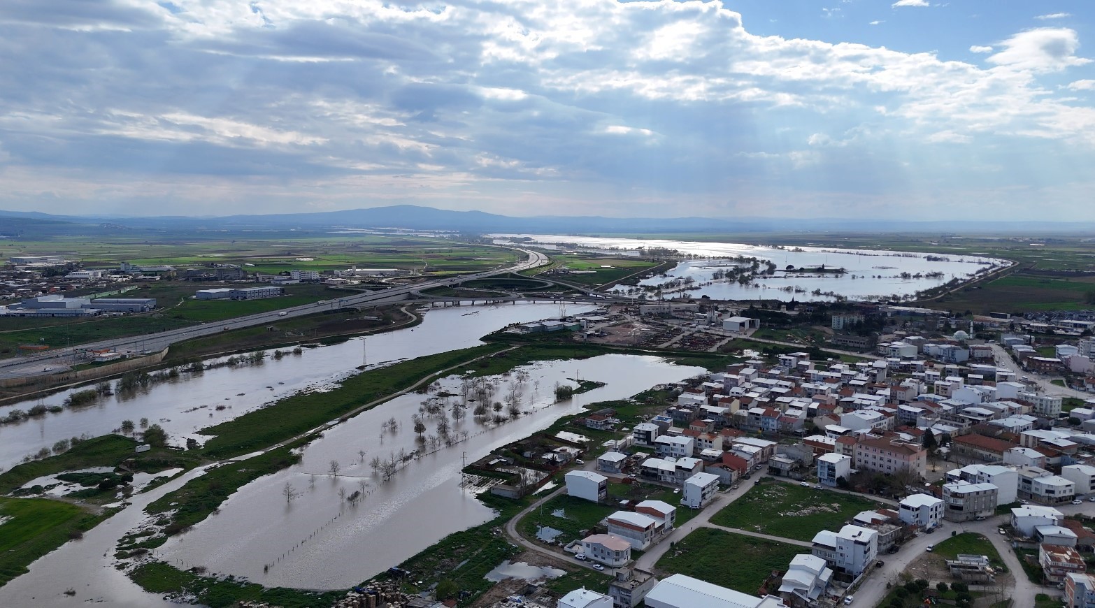 Karacabey Ovası sular altında kaldı