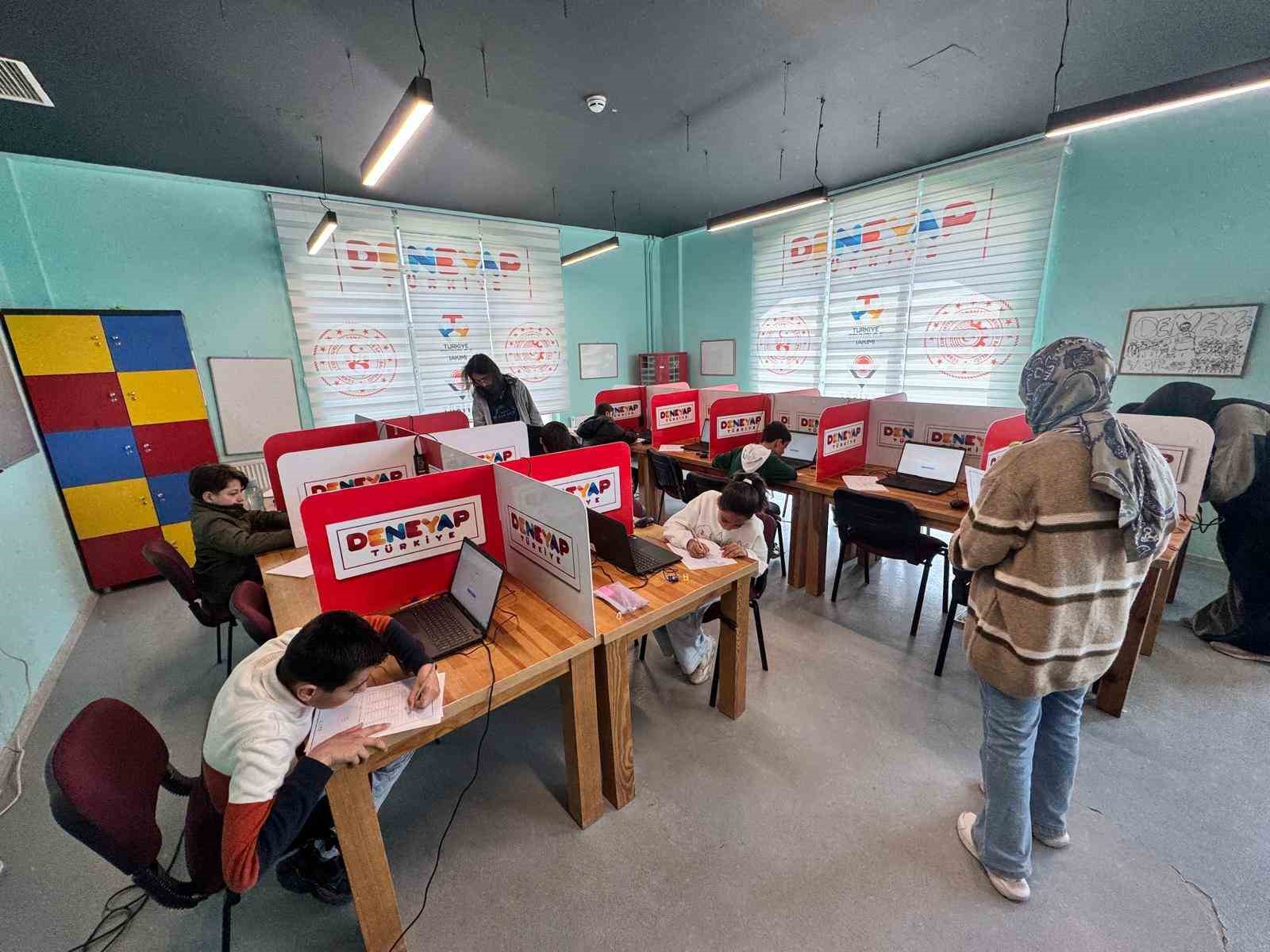 Van&rsquo;da Deneyap e-sınav heyecanı
