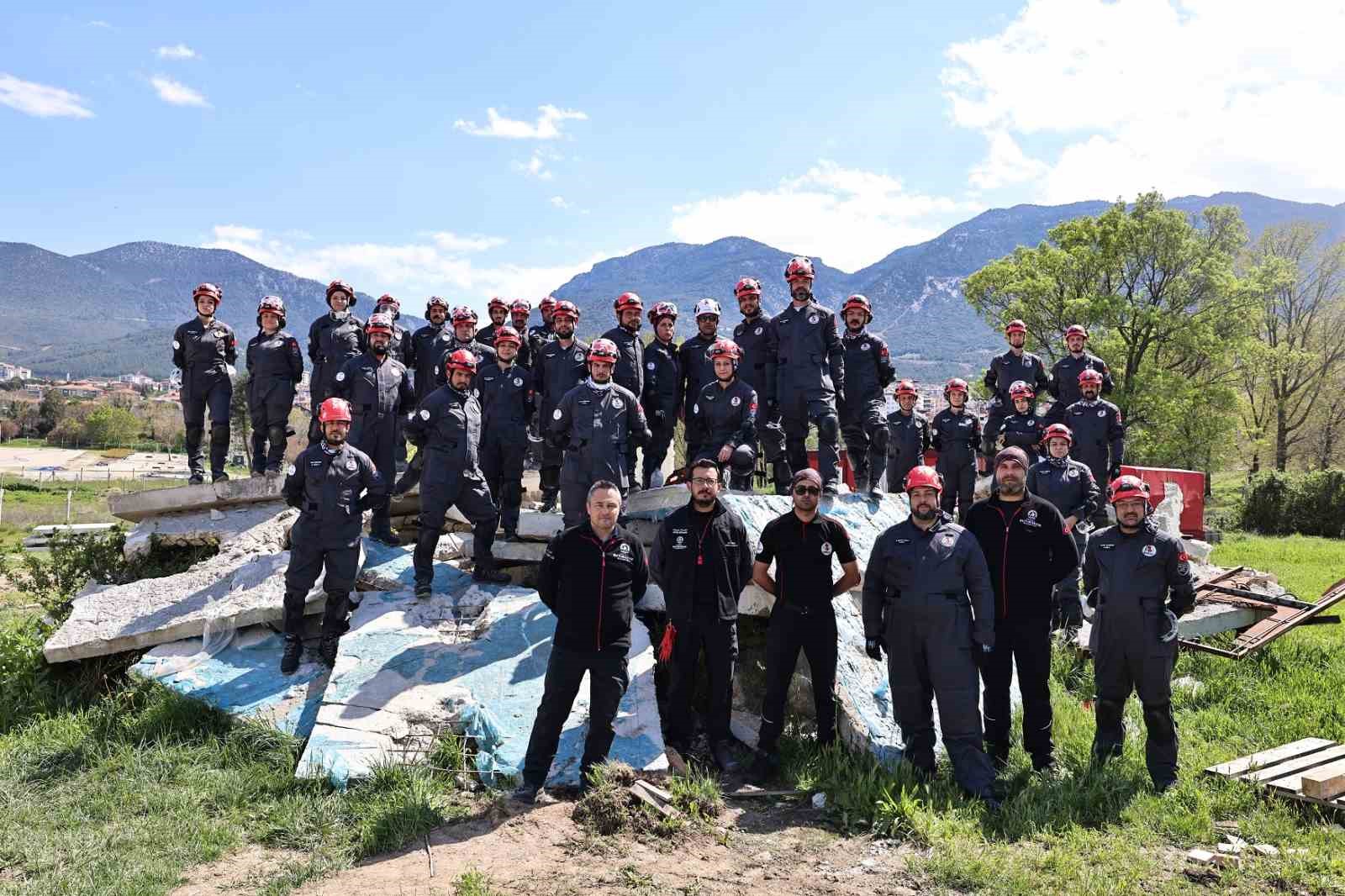B&uuml;y&uuml;kşehir DEBAK ekibi, eğitimlerini aralıksız s&uuml;rd&uuml;r&uuml;yor
