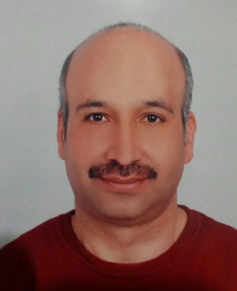 Aksu’da traktör dereye devrildi sürücü hayatını kaybetti