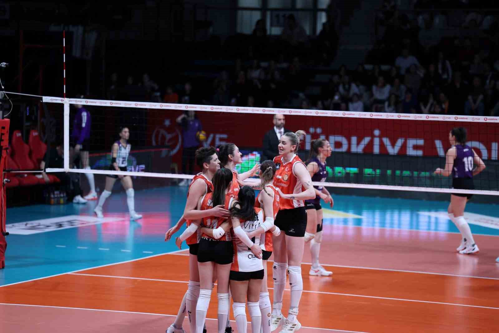 Eczacıbaşı Dynavit, Sultanlar Ligi&rsquo;ni 3. sırada tamamladı
