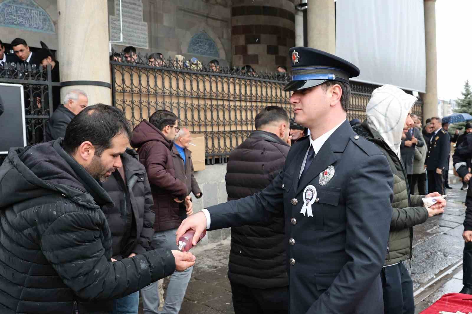 Şehitler polis haftasında dualarla anıldı