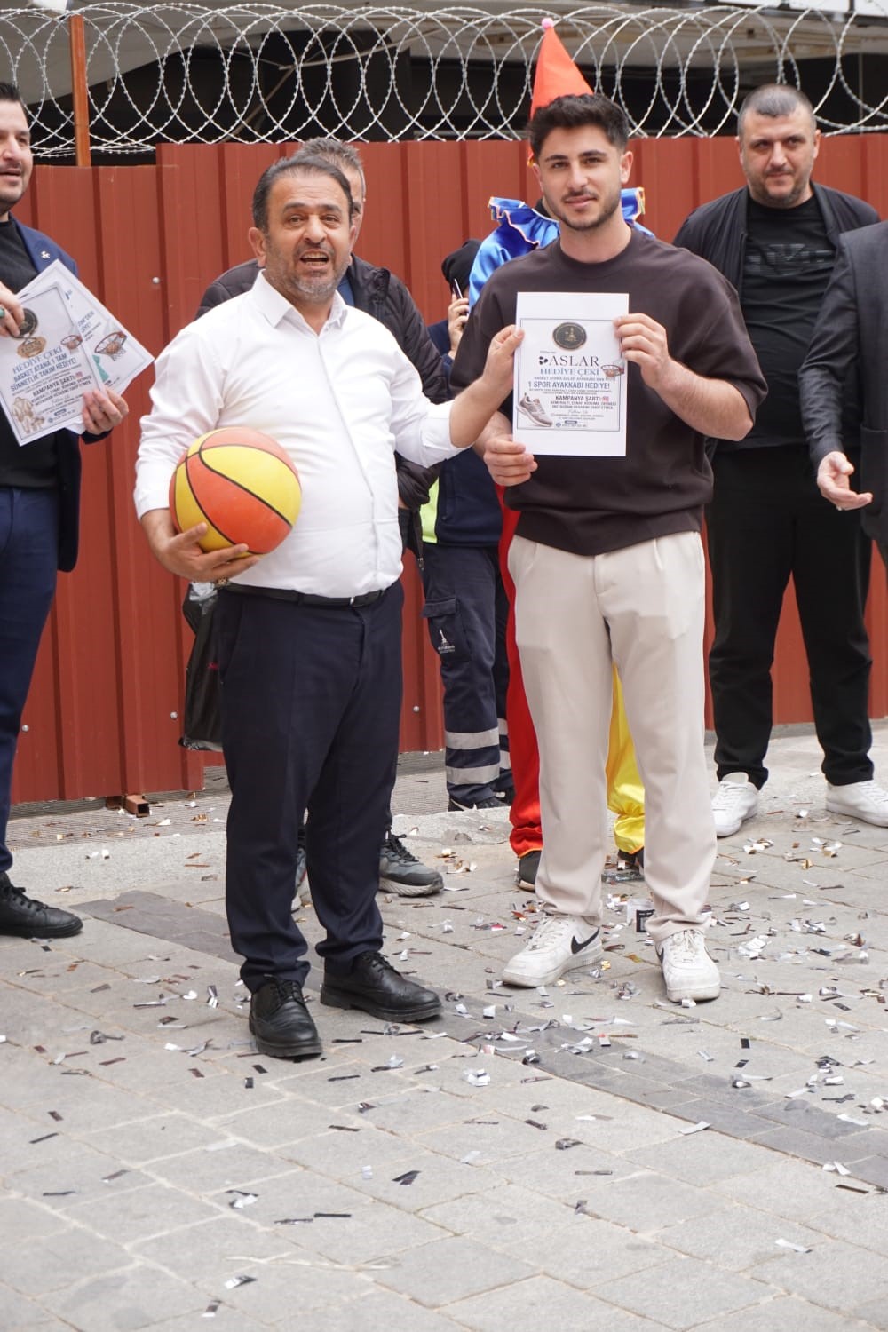 Kemeraltı&rsquo;nda gram altın &ouml;d&uuml;ll&uuml; basketbol etkinliği
