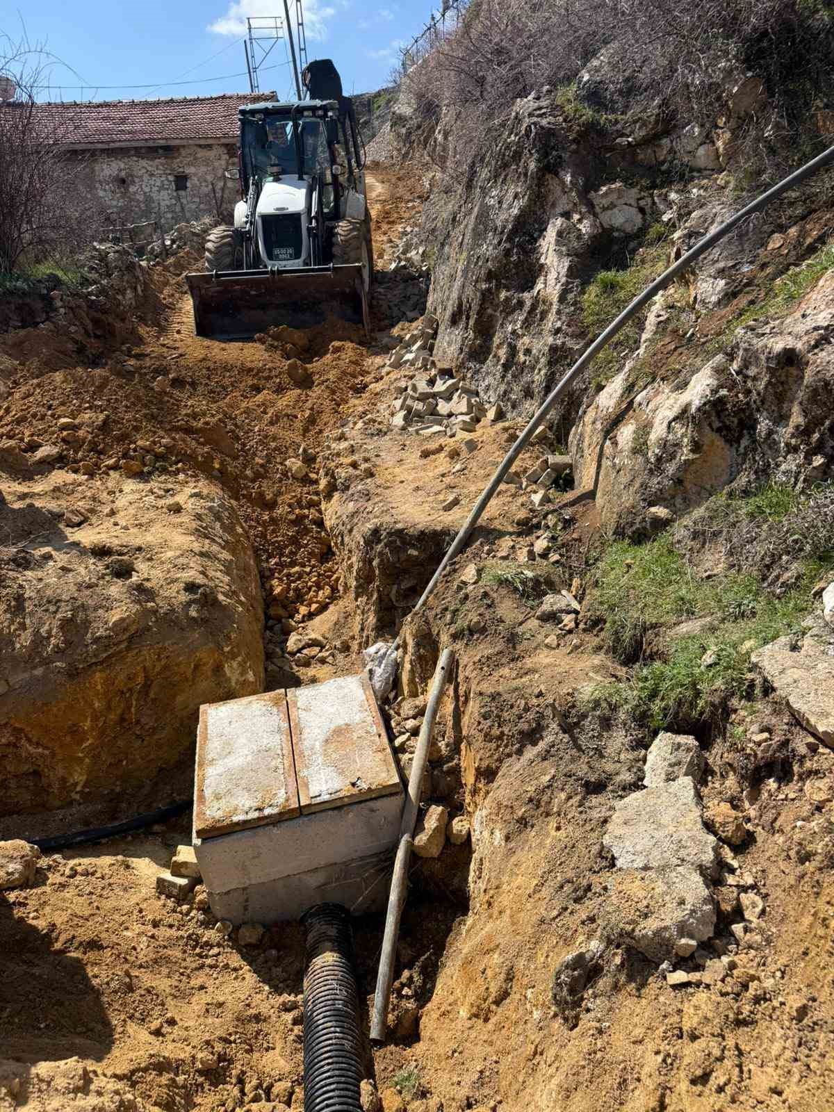 Saraycık k&ouml;y&uuml;nde altyapı yenilendi
