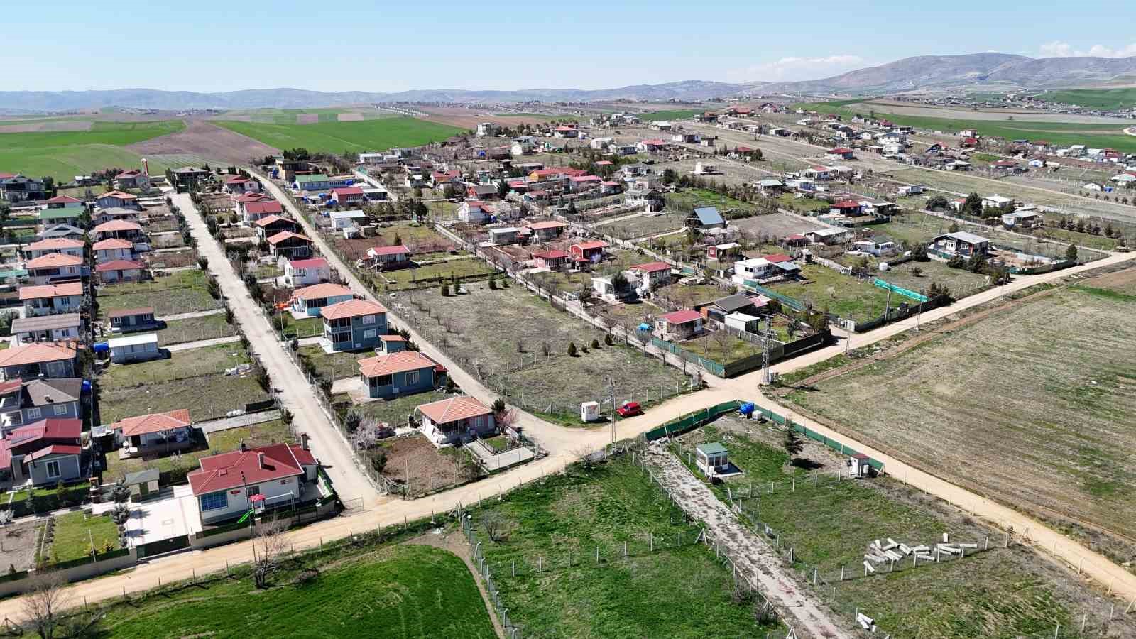 Hobi bah&ccedil;esi sahipleri bah&ccedil;elerindeki yapıların yıkılmamasını istiyor
