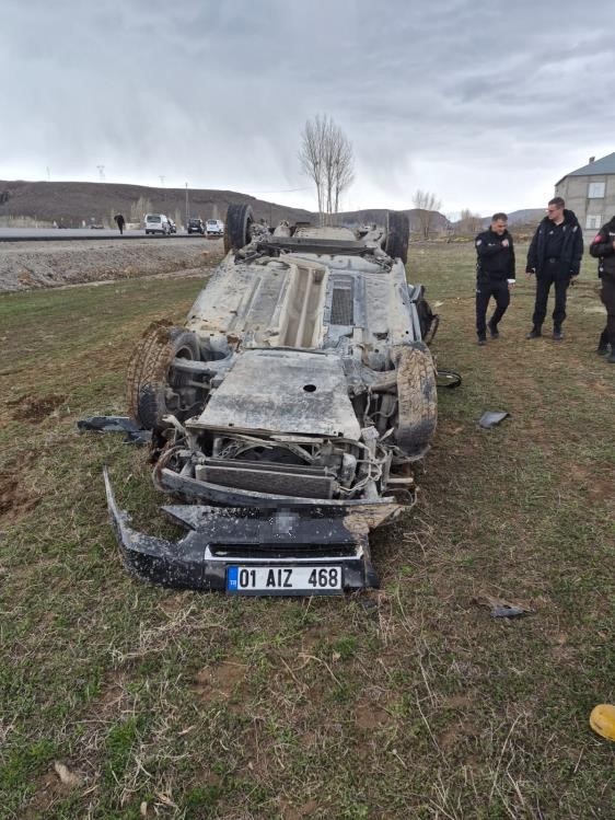 Van&rsquo;da Muradiye-&Ccedil;aldıran yolunda kaza: 1 &ouml;l&uuml;, 2 yaralı
