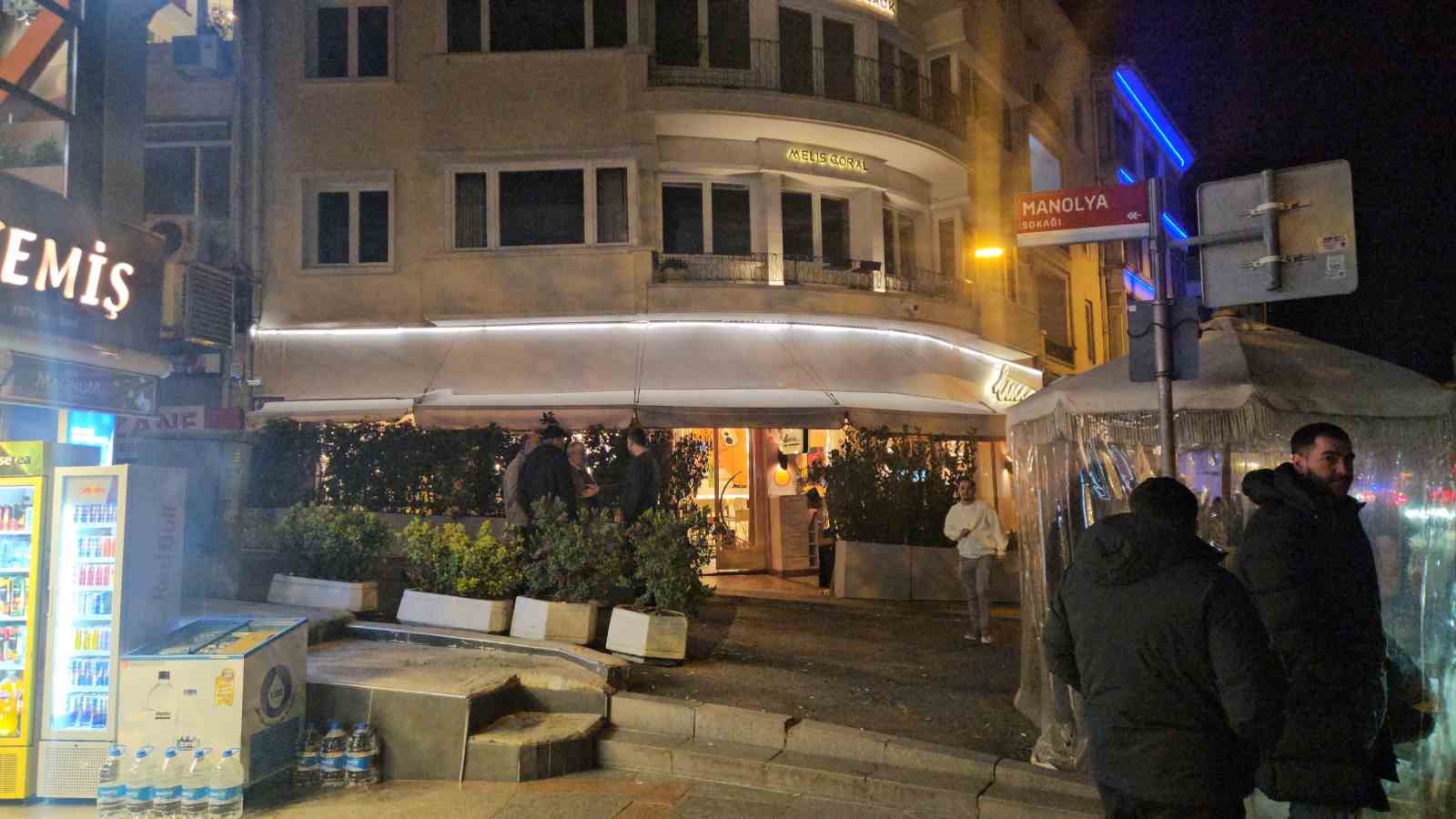 İstanbul&rsquo;da eğlence mekanına uyuşturucu ve fuhuş operasyonu: İşletme sahibi g&ouml;zaltında
