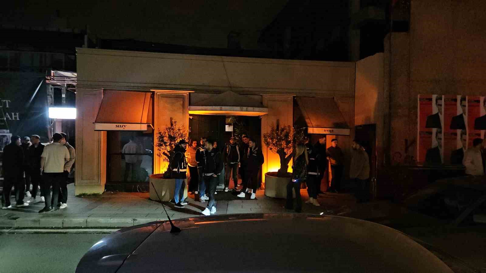 İstanbul&rsquo;da 2 eğlence mekanında daha uyuşturucu operasyonu: &Uuml;nl&uuml; isimler g&ouml;zaltında
