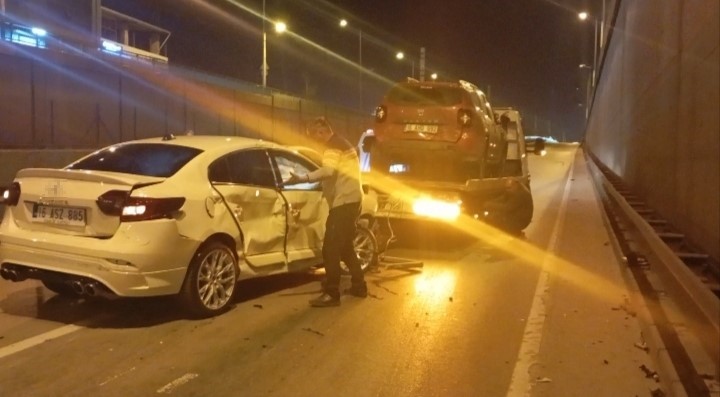 Bursa&rsquo;da zincirleme kaza: 6 yaralı
