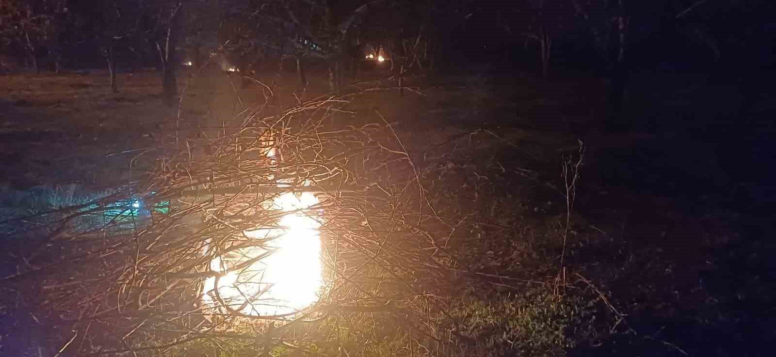 Erzincan&rsquo;da don n&ouml;beti: &Uuml;reticiler sabaha kadar ateş yaktı
