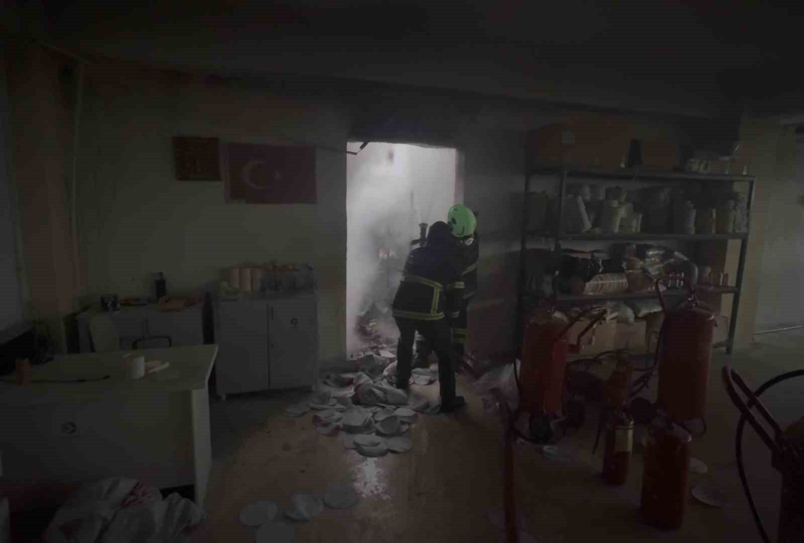 Kastamonu&rsquo;daki fabrika yangını kontrol altına alındı
