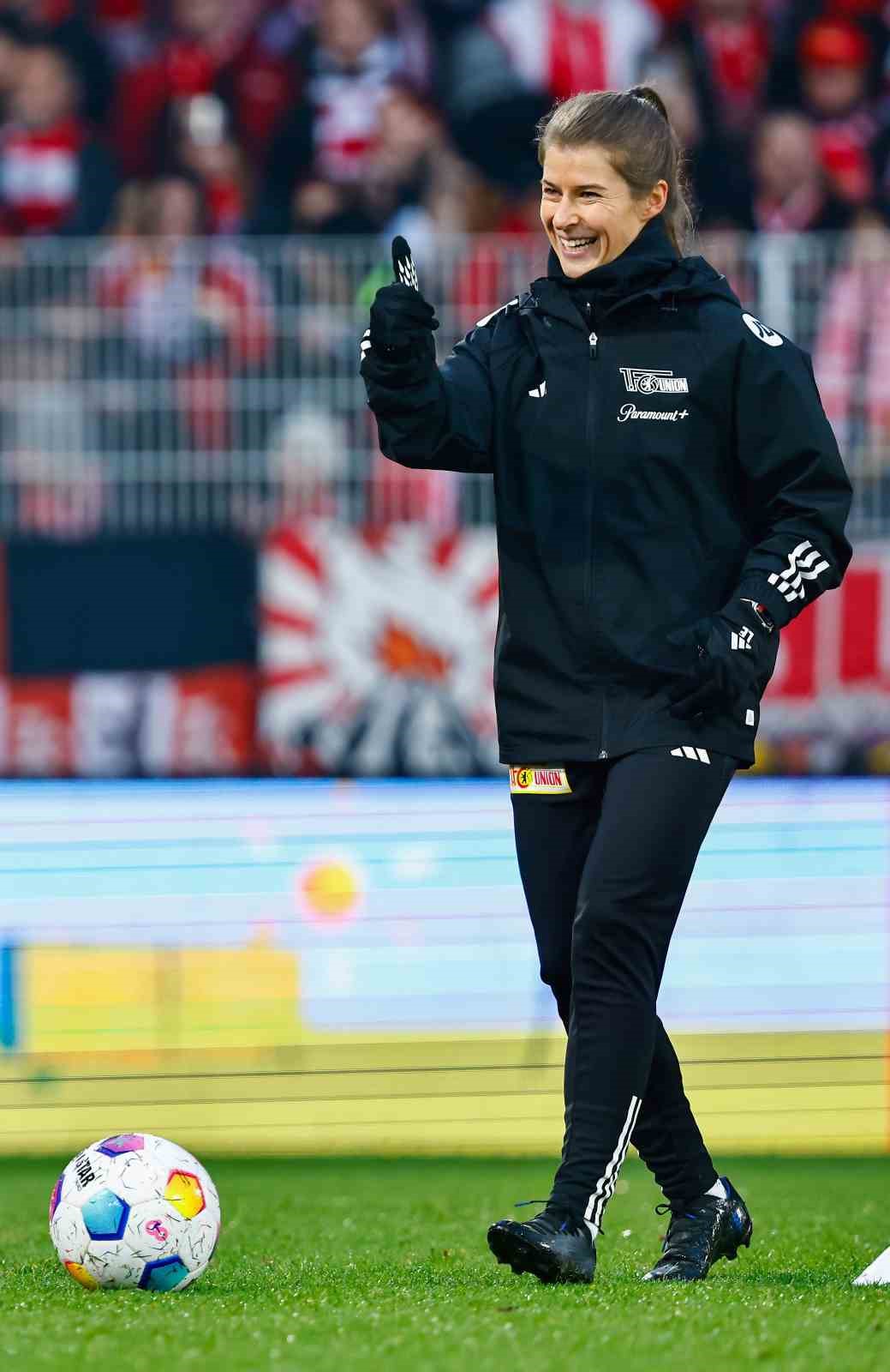 Bundesliga&rsquo;nın ilk kadın teknik direkt&ouml;r&uuml; Marie-Louise Eta oldu
