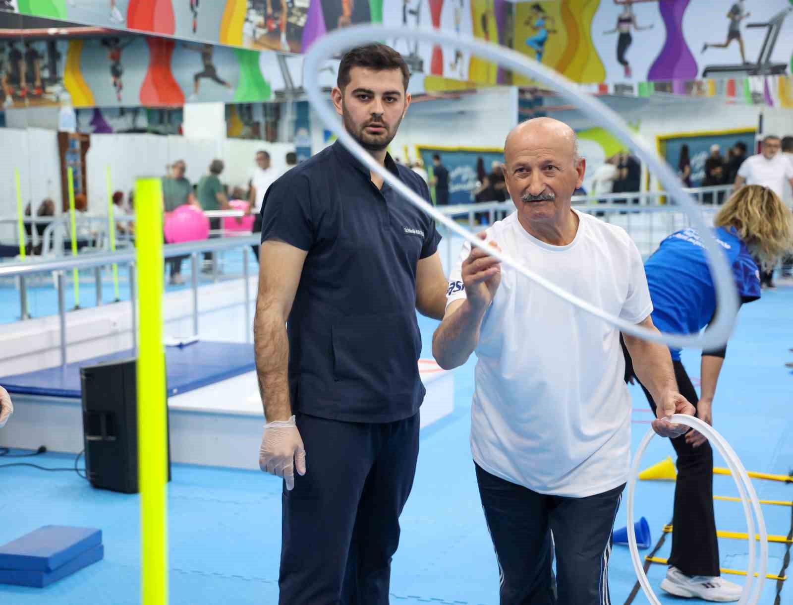 B&uuml;y&uuml;kşehir Belediyesi&rsquo;nden Parkinson hastalarına &ouml;zel eğitim
