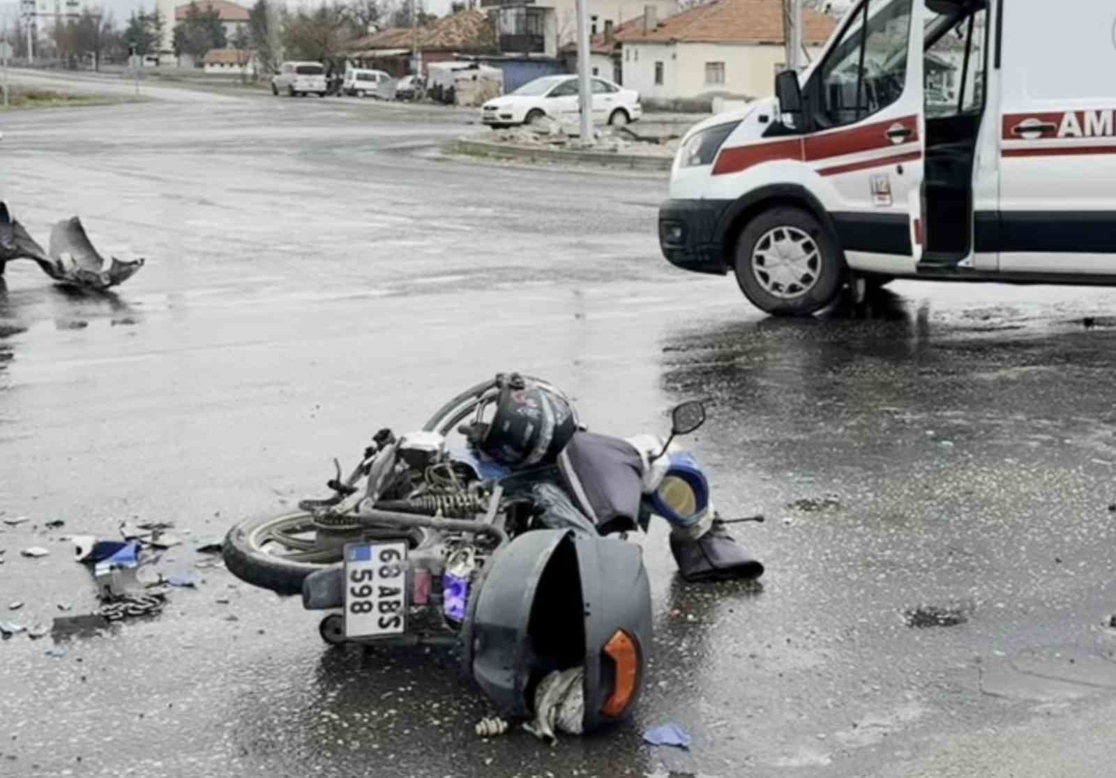 Aksaray&rsquo;da otomobil ile motosiklet &ccedil;arpıştı: 1 yaralı

