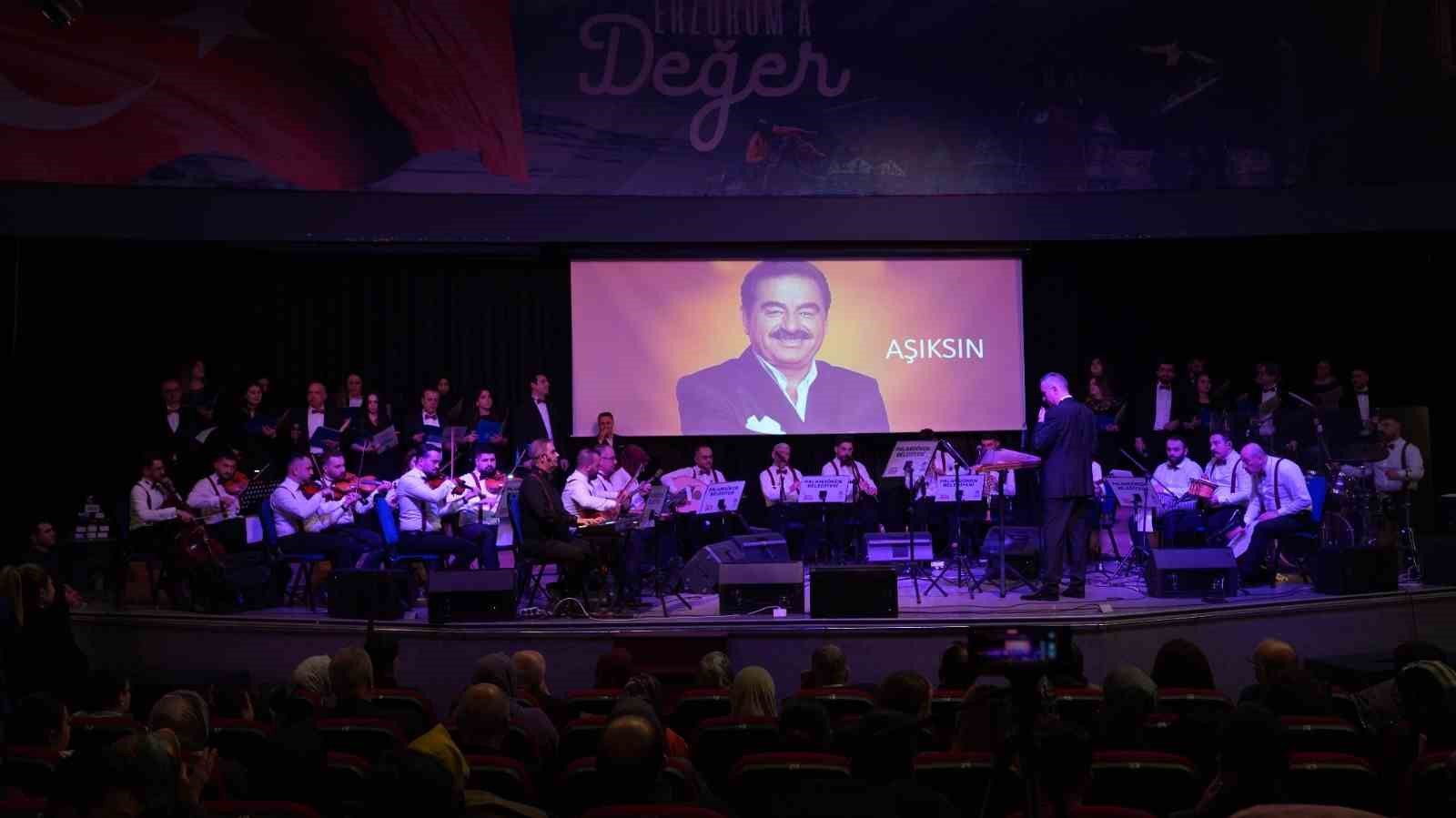 Paland&ouml;ken&rsquo;de "Kaset şarkıları" konseri yoğun ilgi g&ouml;rd&uuml;
