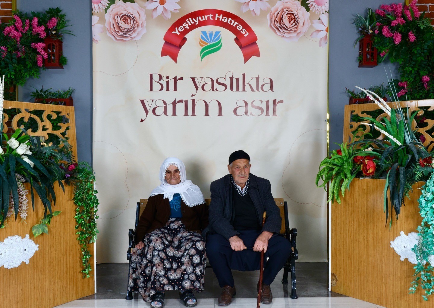 Yeşilyurt’ta ‘Bir Yastıkta Yarım Asır’ özel programında duygusal anlar yaşandı