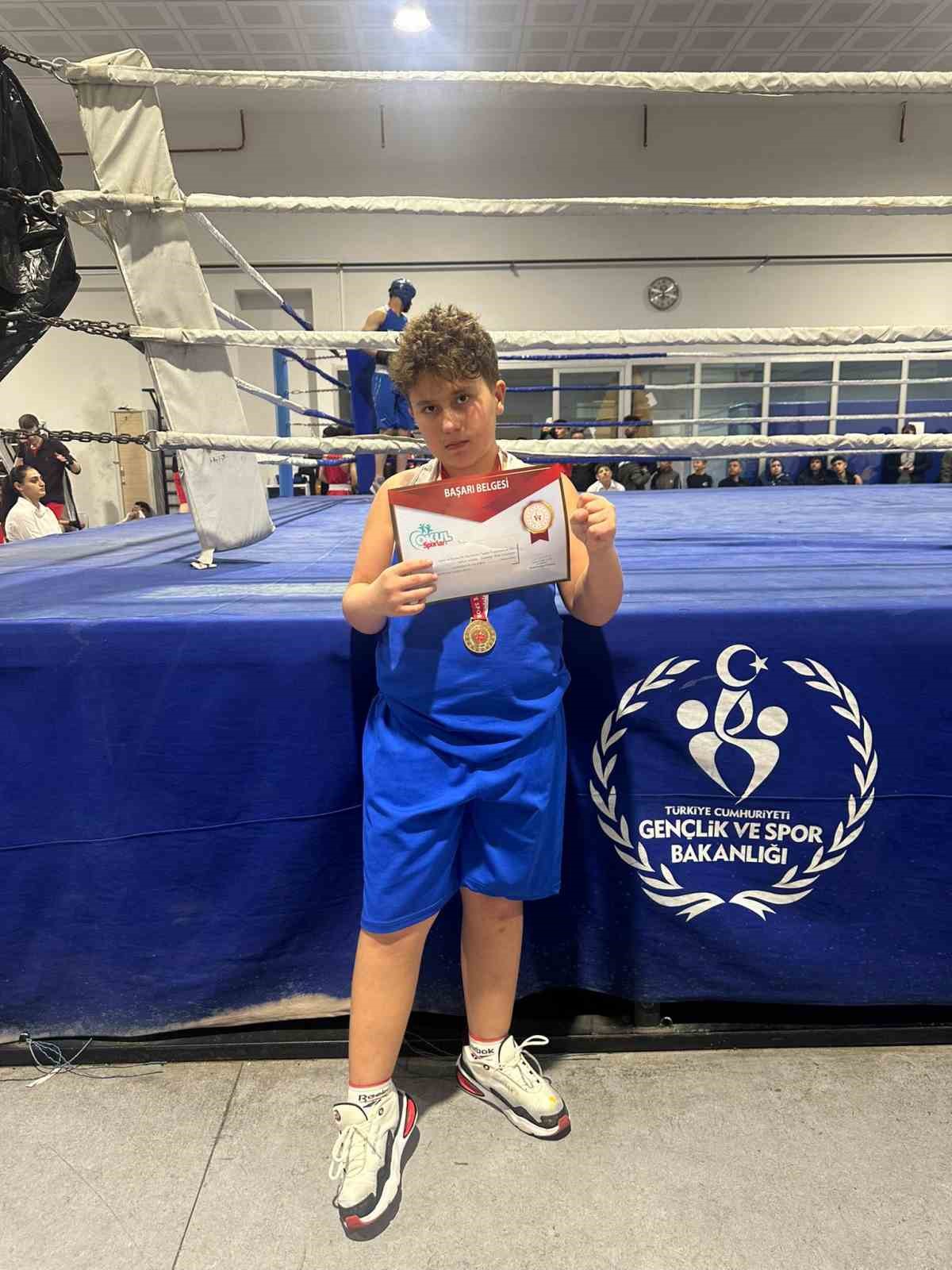 GKV&rsquo;li &Ccedil;alışıcı Gaziantep boks şampiyonu
