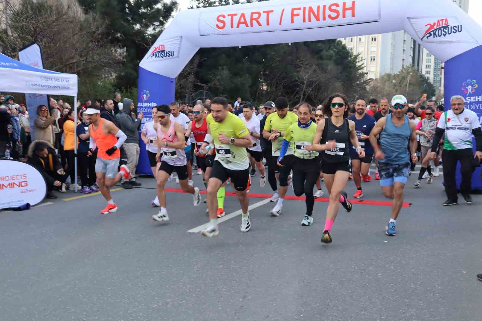 Ataşehir’de bir ilk: 1200 sporcu Ata Koşusu’nda ter döktü