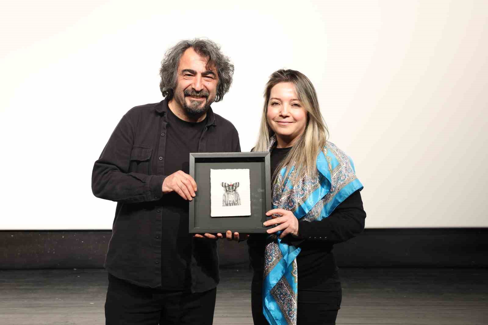 Altın Portakallı y&ouml;netmen Seyfettin Tokmak Nil&uuml;ferlilerle buluştu

