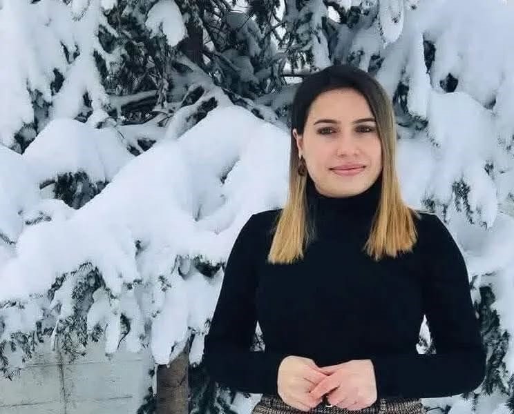 Trafik kazasında hayatını kaybeden baba ve &ouml;ğretmen kızı son yolculuğuna uğurlandı
