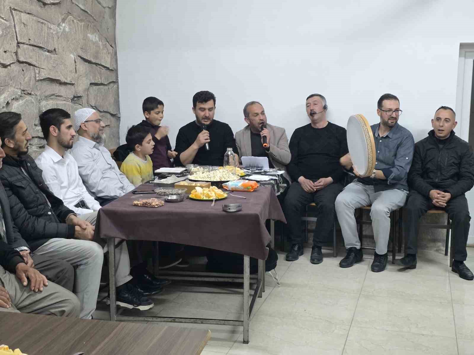 K&ouml;şk&rsquo;te &rsquo;kahvehane sohbetleri&rsquo; ile g&ouml;n&uuml;llere dokunuluyor
