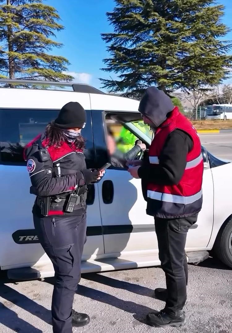 Polis denetimlerinde 40 aranan şahıs yakalandı