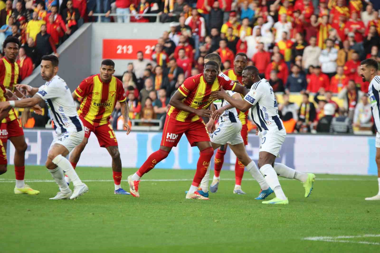 Trendyol Süper Lig: Göztepe: 3 - Kasımpaşa: 3 (Maç sonucu)