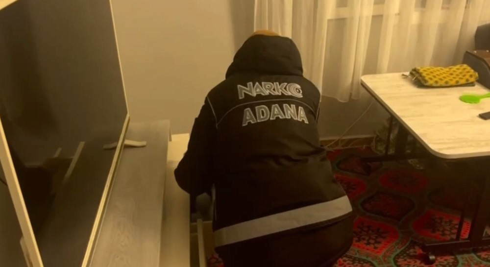 Adana’da uyuşturucu operasyonu: 15 gözaltı