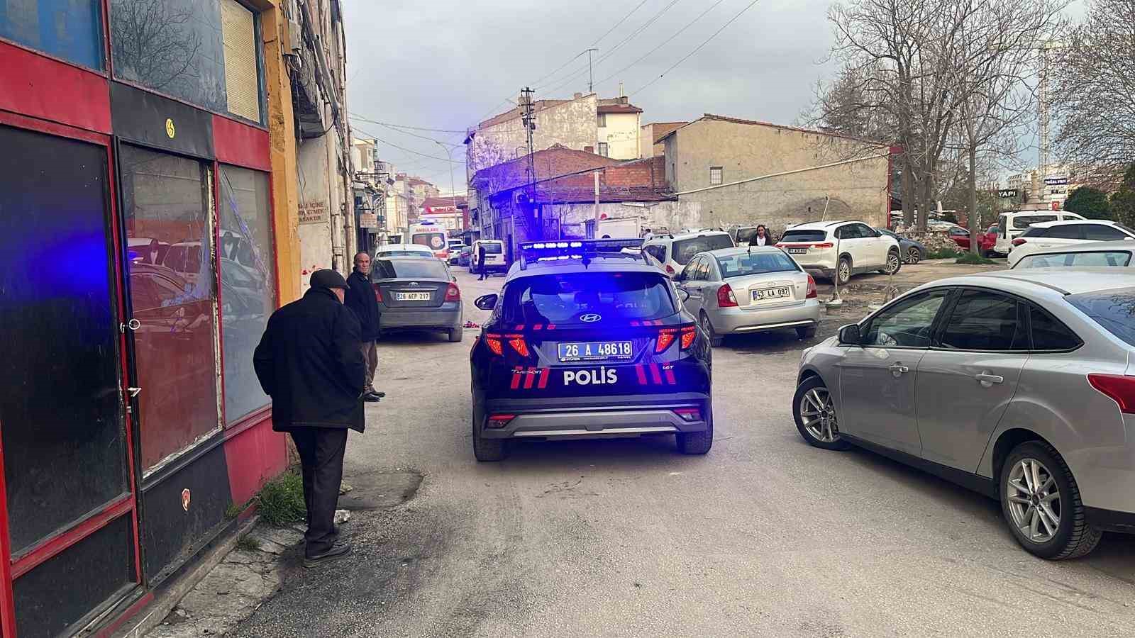 Eskişehir’de bıçaklı kavga: 1 yaralı