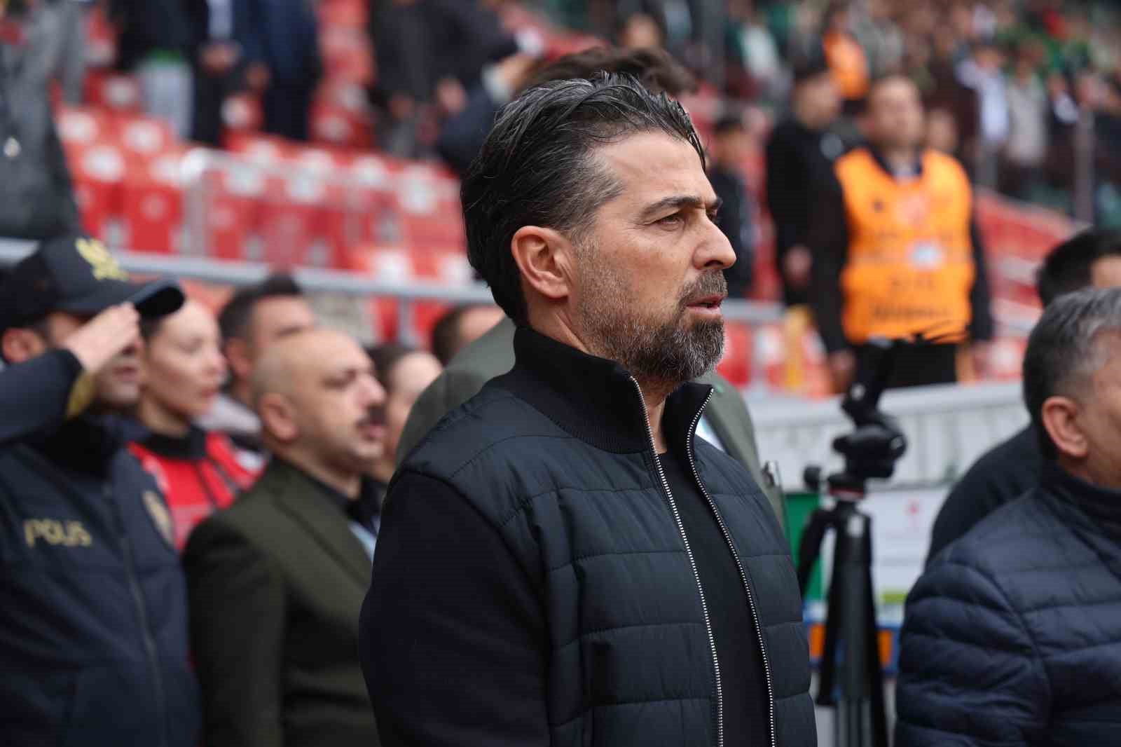 Trendyol Süper Lig: Konyaspor: 2 - Fatih Karagümrük: 0 (İlk yarı)