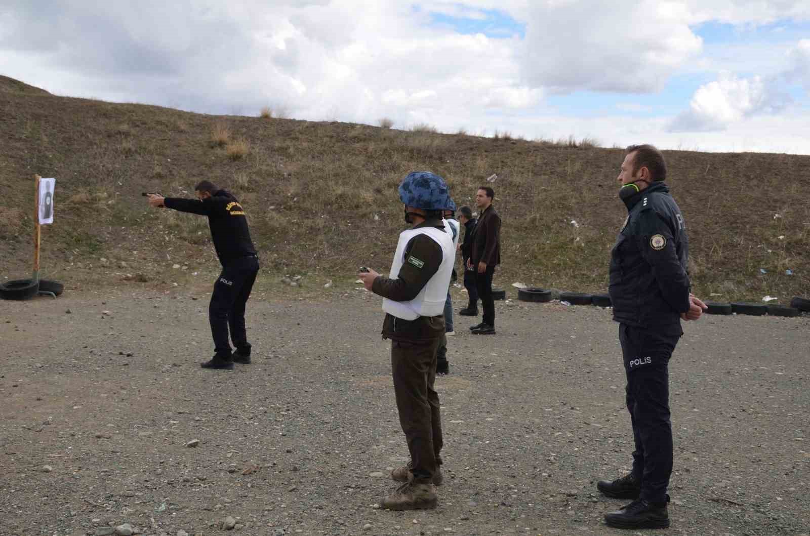 Erzincan’da orman personeline silah kullanımı ve bakımı eğitimi