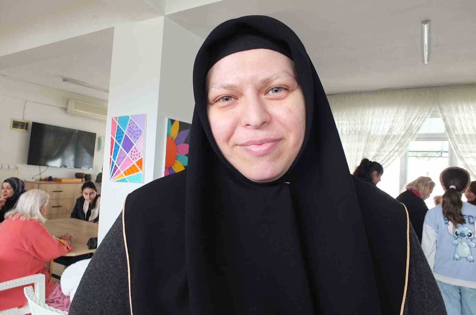 Balıkesirli &ouml;ğrenciler yaşlıları sevindirdi
