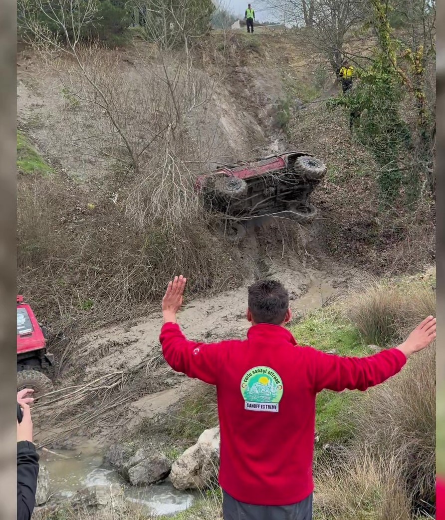 Bursa’da Off-Road yarışında takla attı...Nefes kesen anlar kamerada