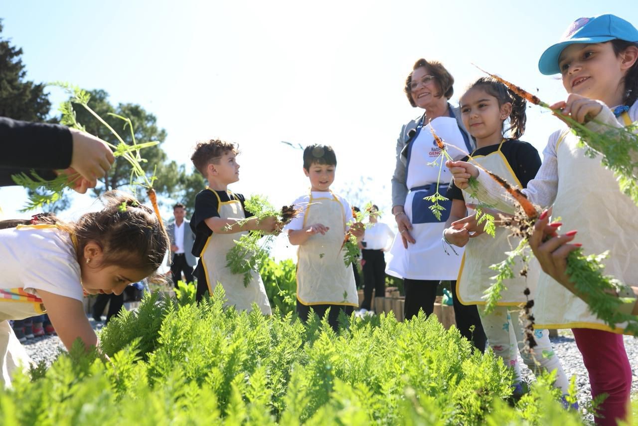 Başkan Gençay: "Üreten belediyecilik anlayışımızla bilinçli nesiller yetişmesine katkı sunuyoruz"