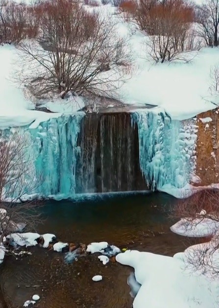 Erzincan&rsquo;da derelerin buzu &ccedil;&ouml;z&uuml;l&uuml;yor, don ve &ccedil;ığ uyarısı yapıldı
