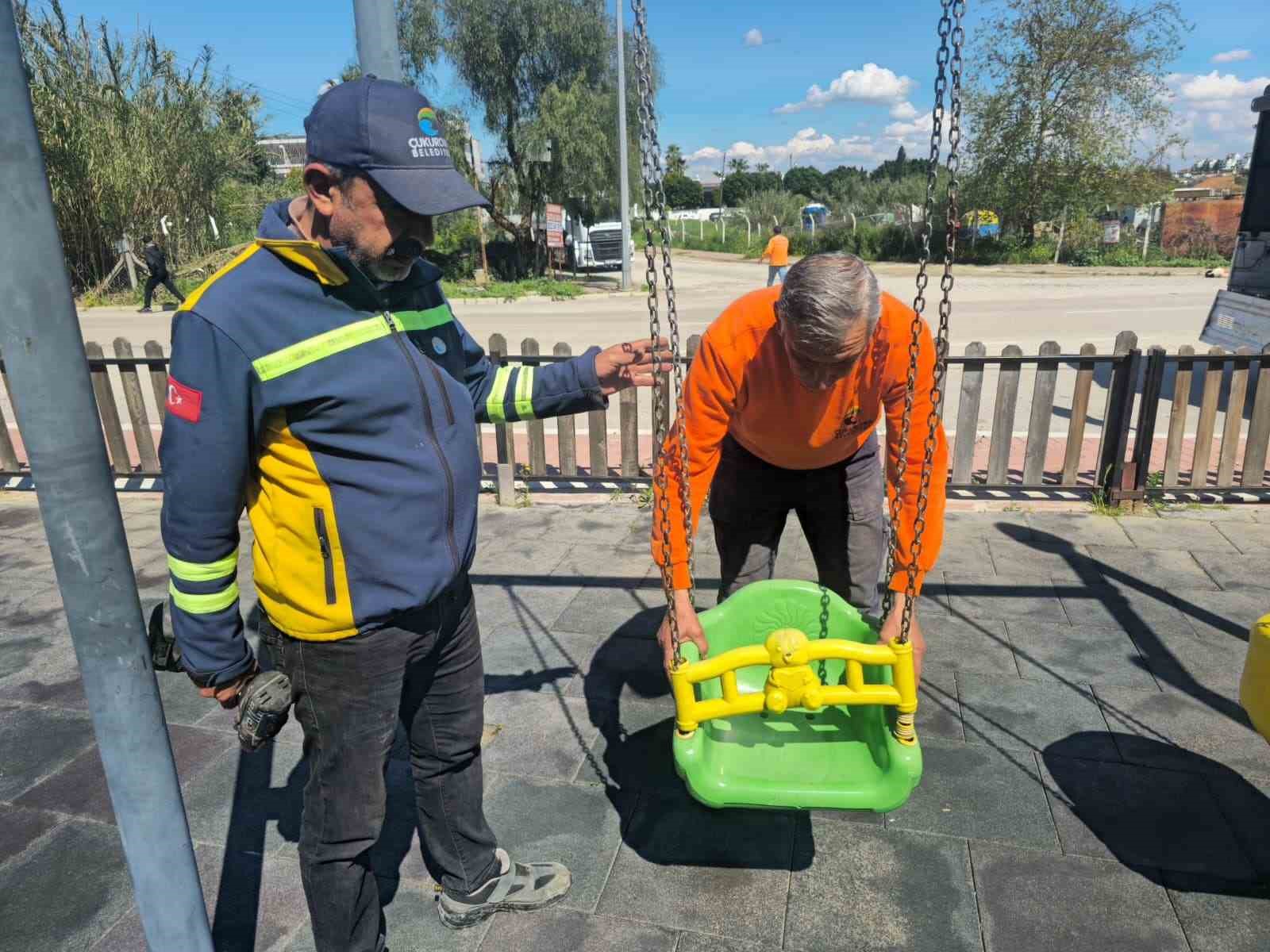 &Ccedil;ukurova Belediyesi&rsquo;nden park ve yeşil alanlarda yoğun mesai
