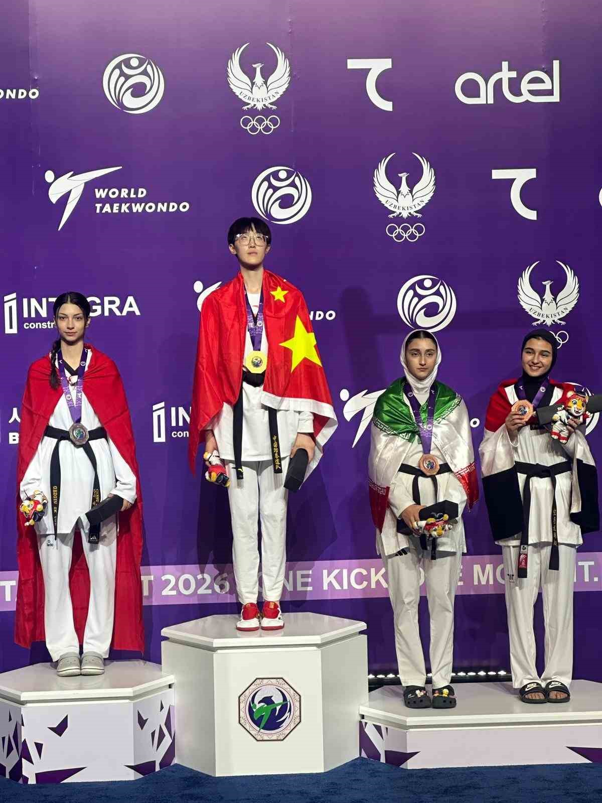 Aydınlı sporcu &uuml;lkeyi gururlandırdı
